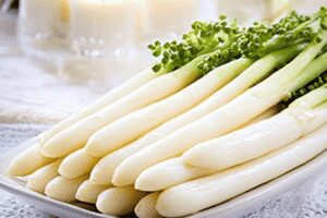 Salade d'asperges blanches